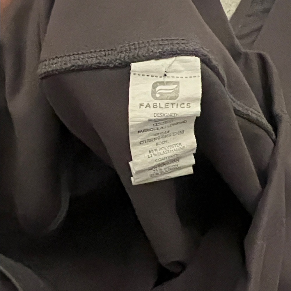 Mauve power hold pocket Capri Leggings - Picture 2 of 3